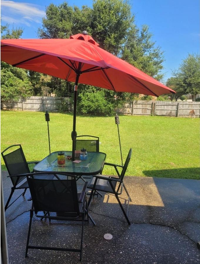 Bedroom Four Minutes From Beach Pensacola Exterior foto